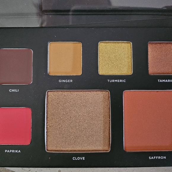 Deck of Scarlett Bazaar luxe palette - Picture 5 of 6